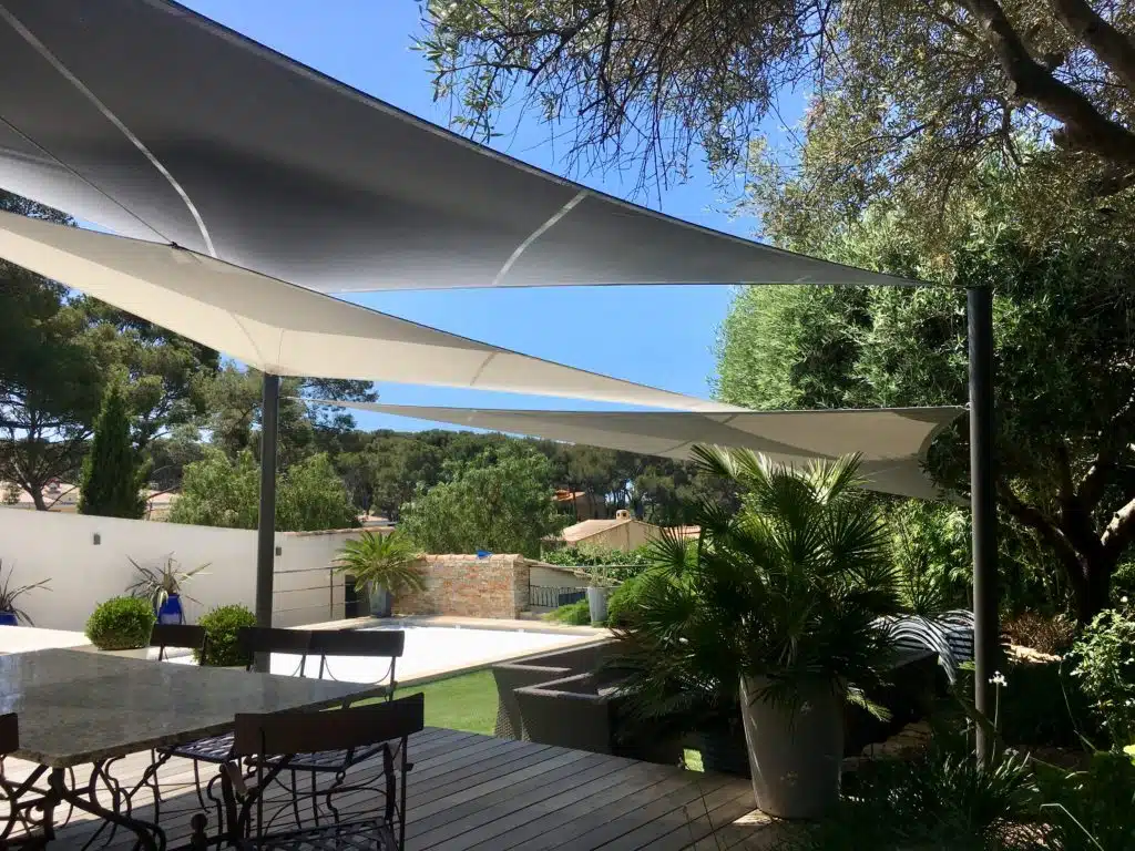 Voiles d'ombrage sur-mesure fabriquées en France par Voilerie Otaké Ombrage, à Sanary-sur-Mer (83) 