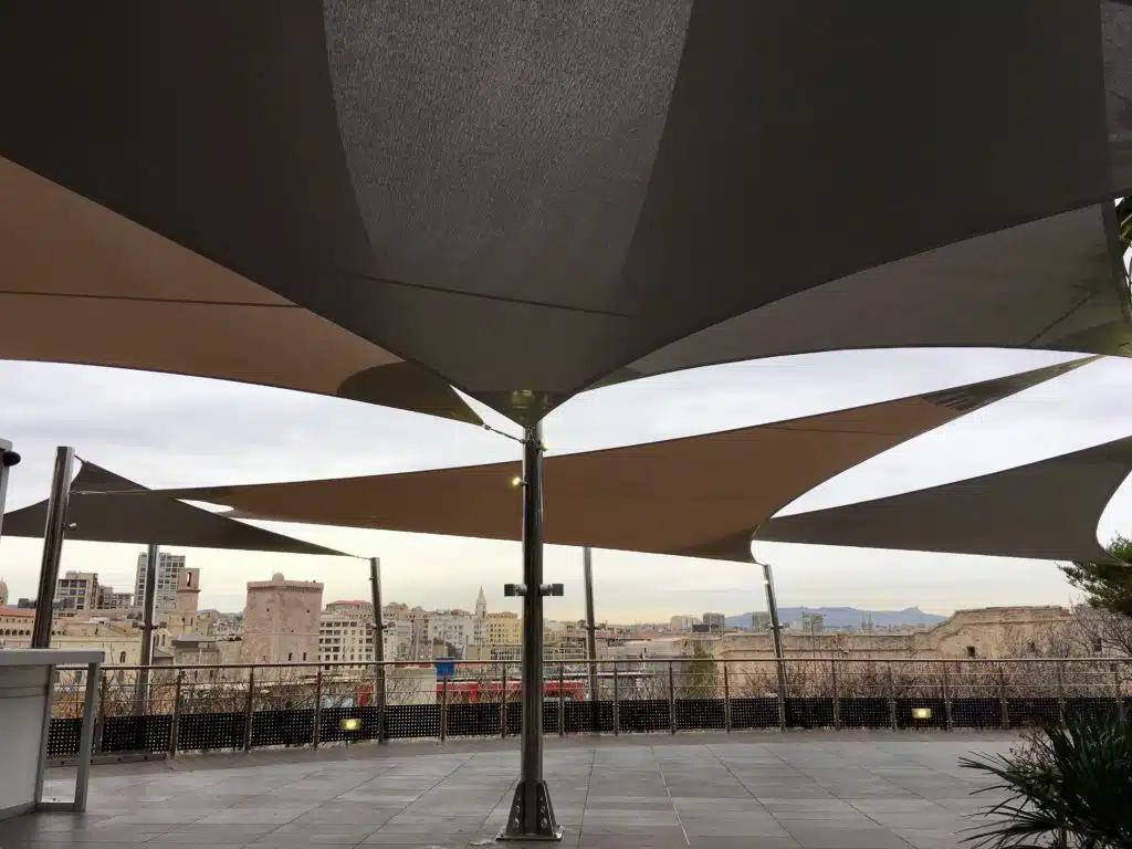 voile d ombrage novotel