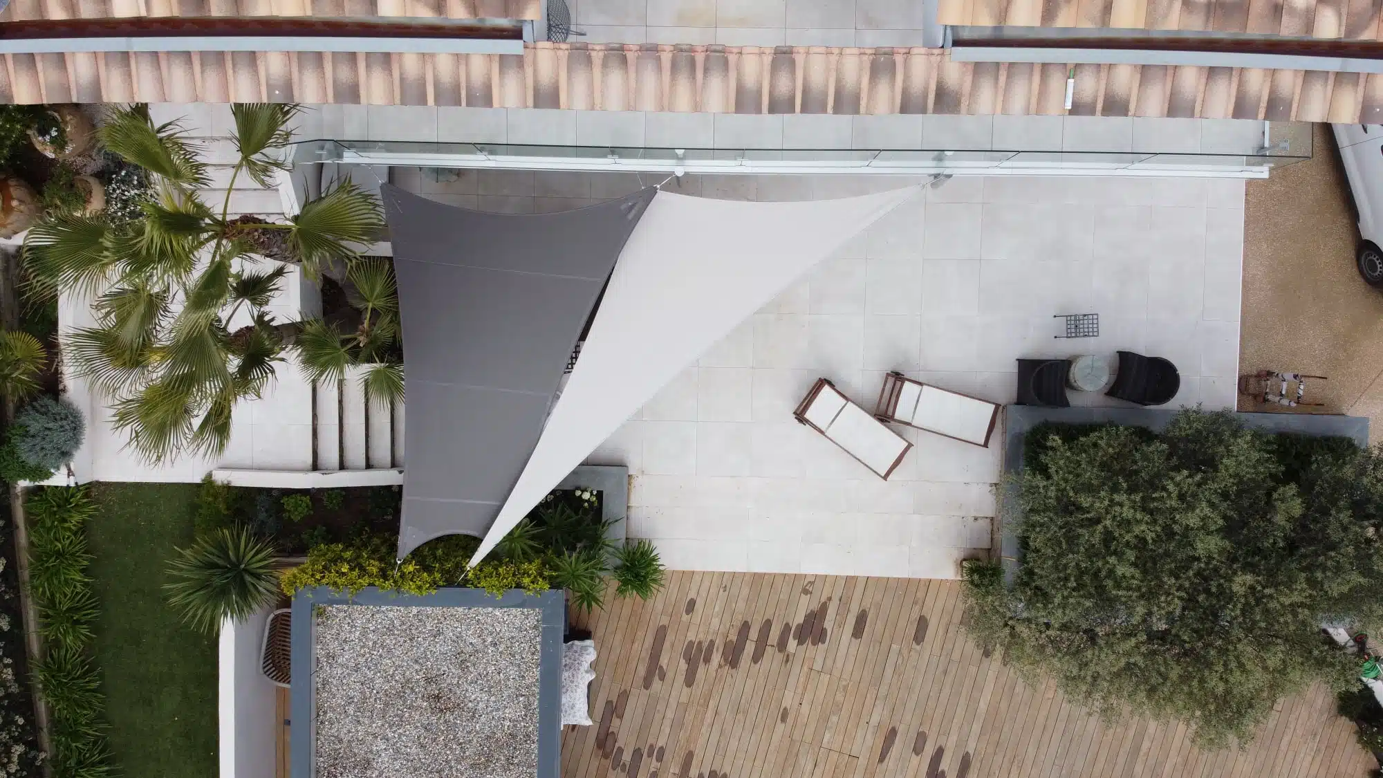 toile tendue pour terrasse